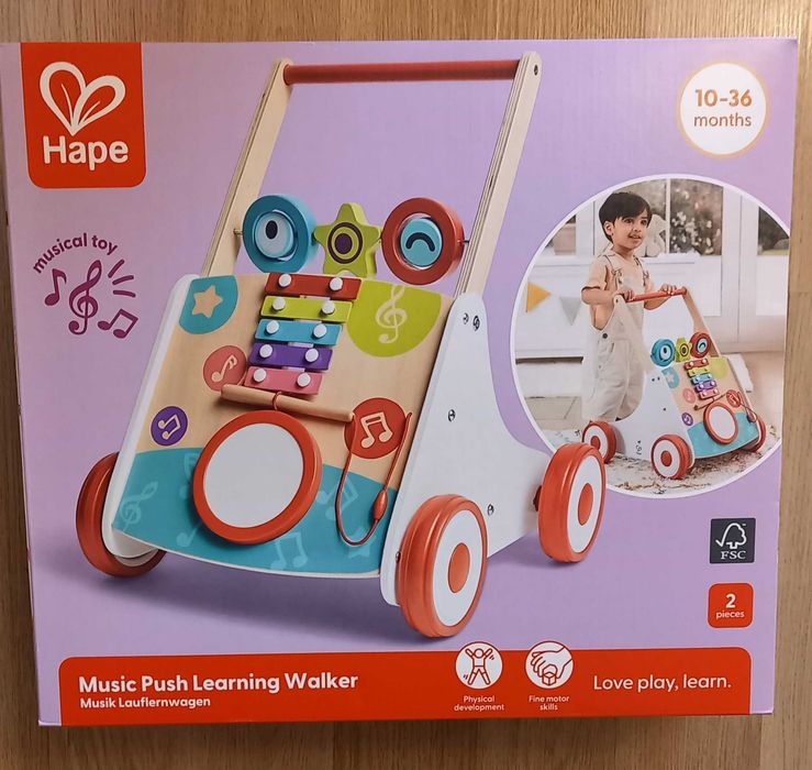 Hape музикален дървен уокър / проходилка
