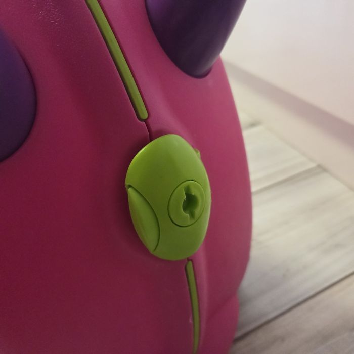 Розов детски куфар Trunki