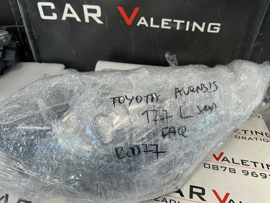 Фар фарове ляв Toyota Avensis t27 far farove Тойота Авенсис т27
