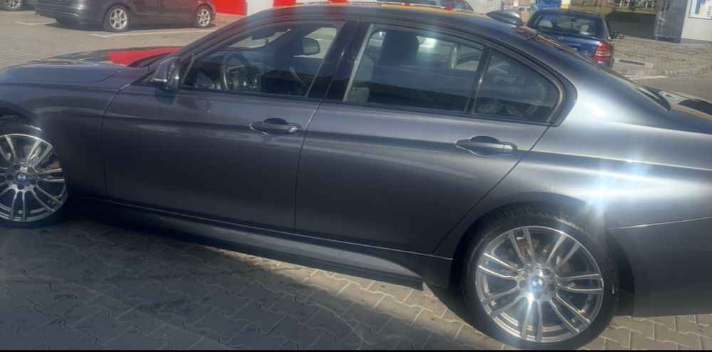* BMW 320d xDrive Pachet M interior /exterior