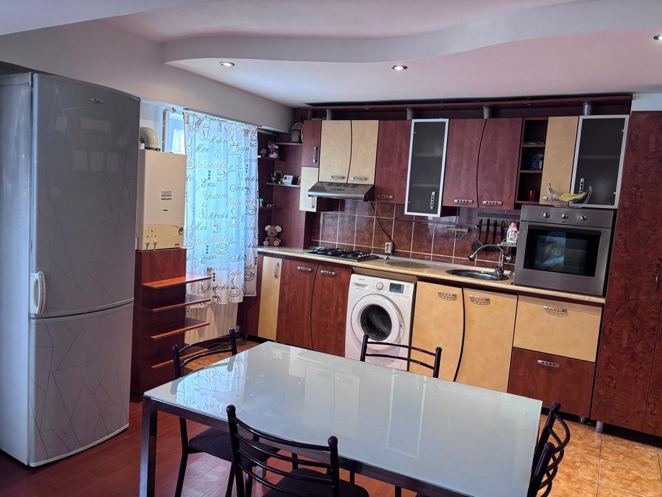 Vand apartament 2 camere