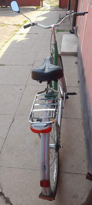 Vând bicicleta simpla  functionala