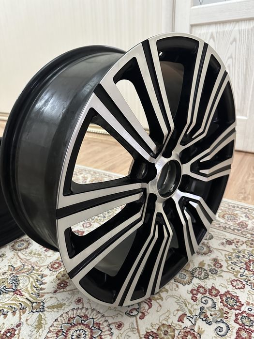 Комлект легкосплавных дисков R20