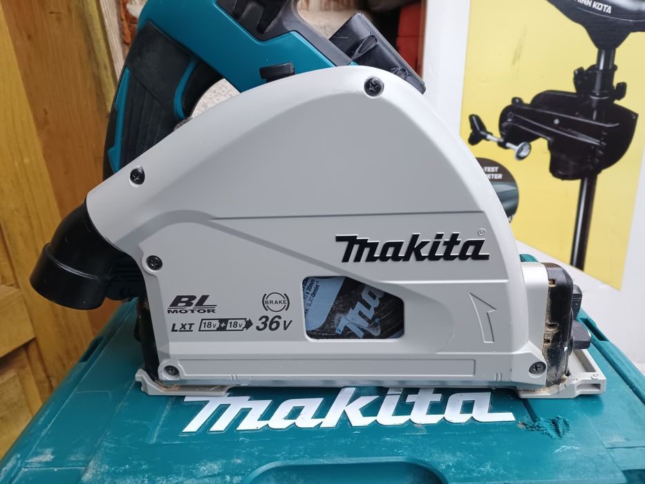 Circular plonjare Makita dsp600, set cu 2 baterii,încărcător și cutie