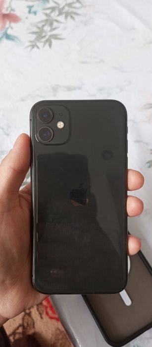 Айфон 11 продам срочно