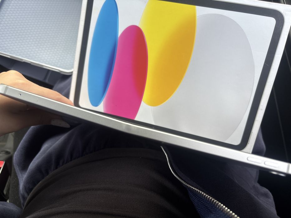 планшет Apple iPad 2022  серебристый