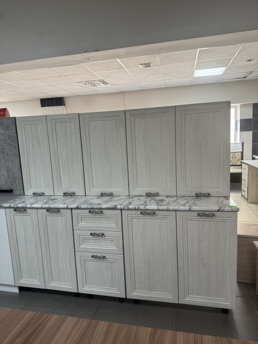 Кухонный гарнитур новый 1.8 м.