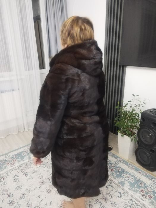 Продам норковую шубу 60-62 размер в идеальном состоянии