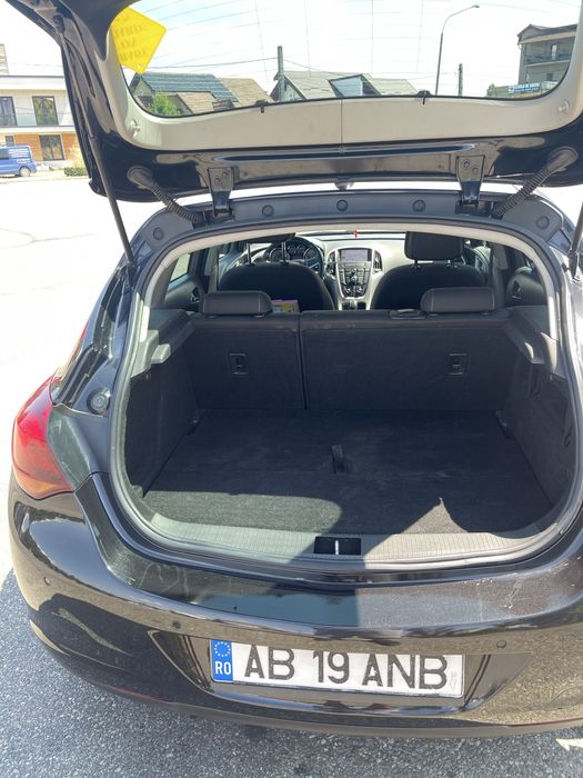 Proprietar- vand opel Astra J