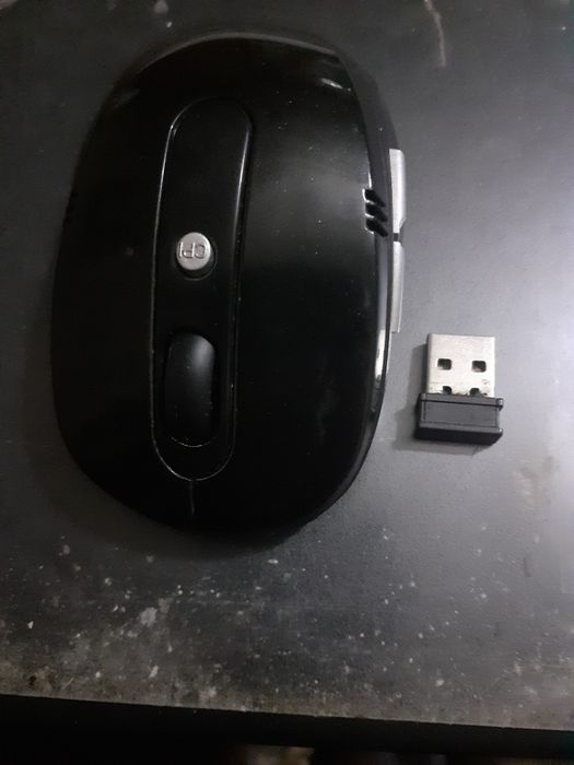 Vând foarte convenabil un maus pentru laptop sau calculatoare fără fir
