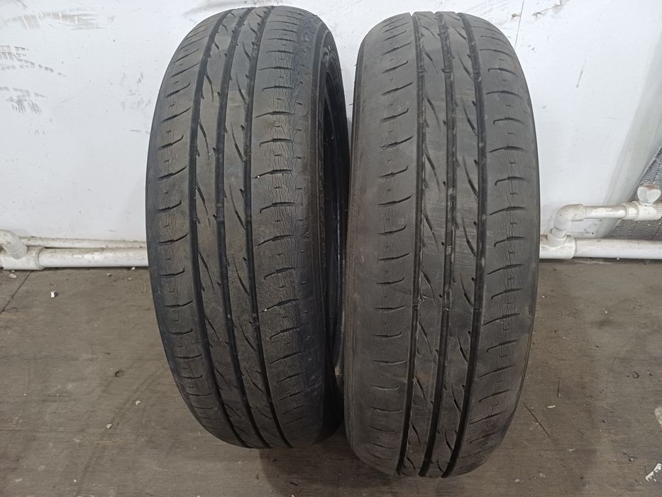 Шины 165/65 R15 Dunlop пара.
