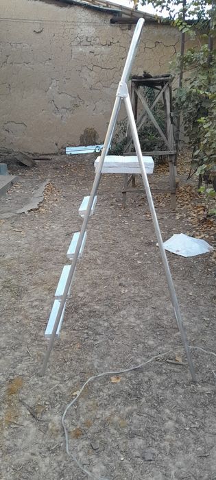 Стремянка (складная лестница)