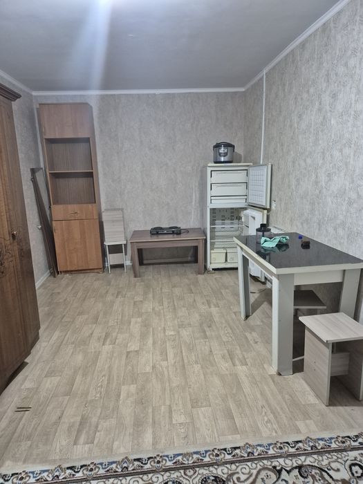 1 бөлме жалға беріледі.