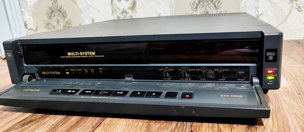 видеомагнитофон Hitachi