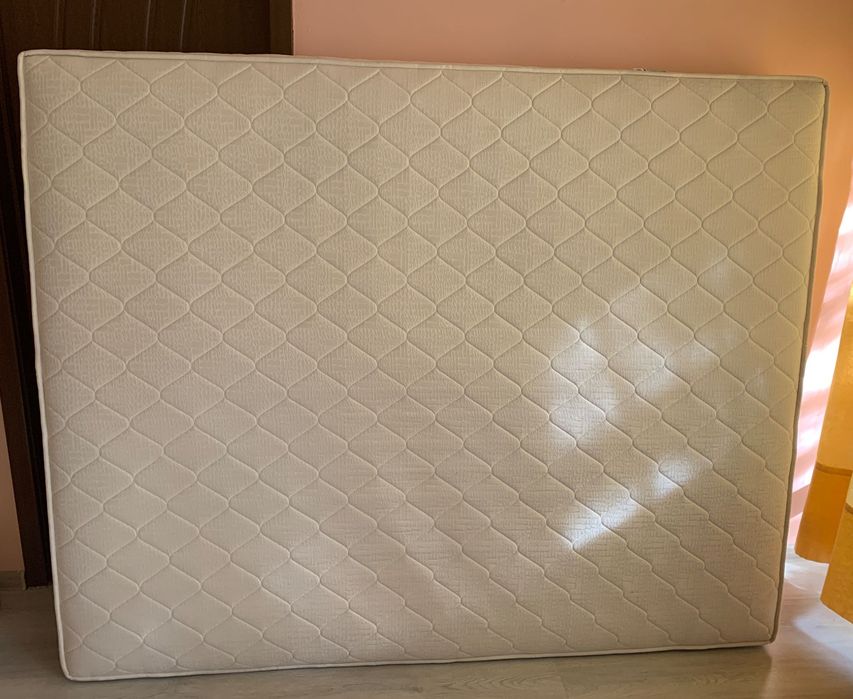 Твърд ортопедичен матрак 160х200х20см