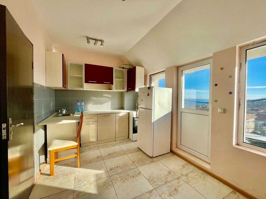 Продава се Тристаен апартамент в Варна, Галата - 87 кв.м за 674 €/кв.м - Снимка #1