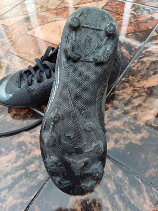 Детски бутонки на Найк