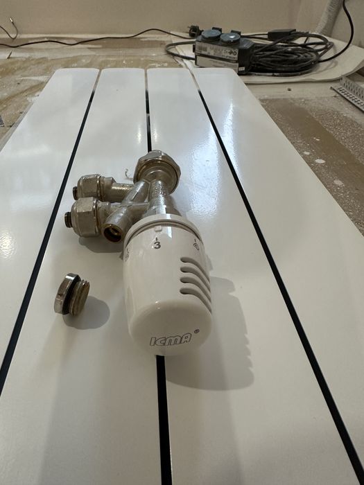 Глидери от радиатор + кран с термоглава