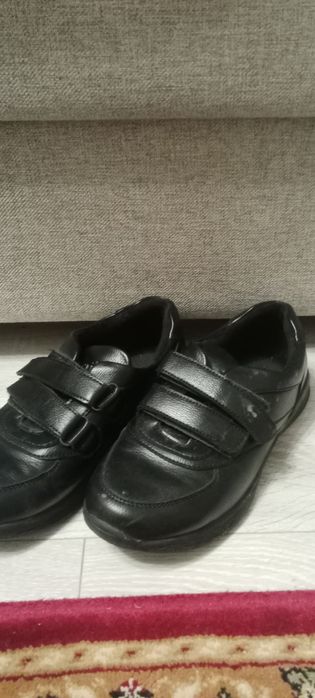 Срочно продам мужские туфли