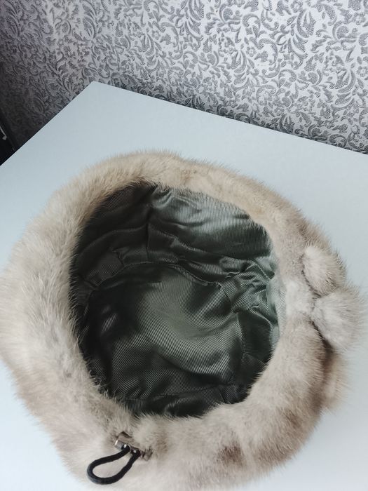 Берет норковый красивый