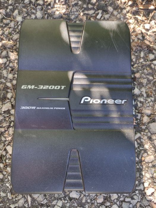 Продавам усилвател Pioneer Gm 3200T