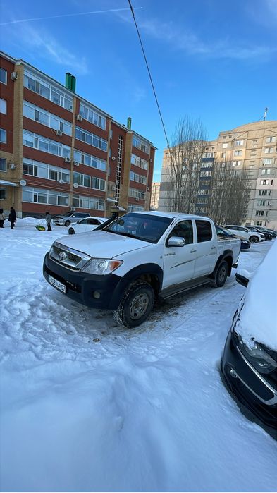 Тойота хайлюкс сатылады