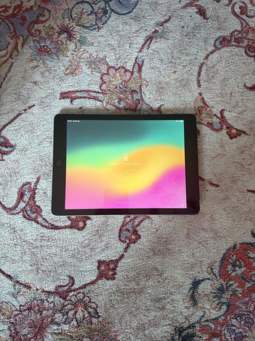 Apple ipad gen 6th - model A1954-complet pentru piese ,display perfect