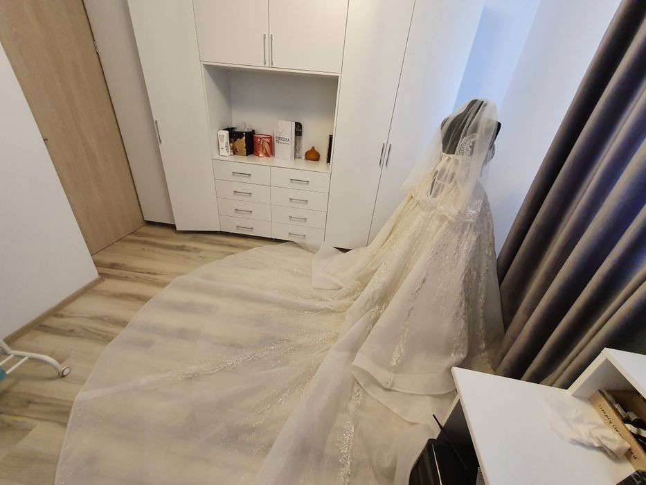 Rochie mireasa deosebita pachet complet nunta