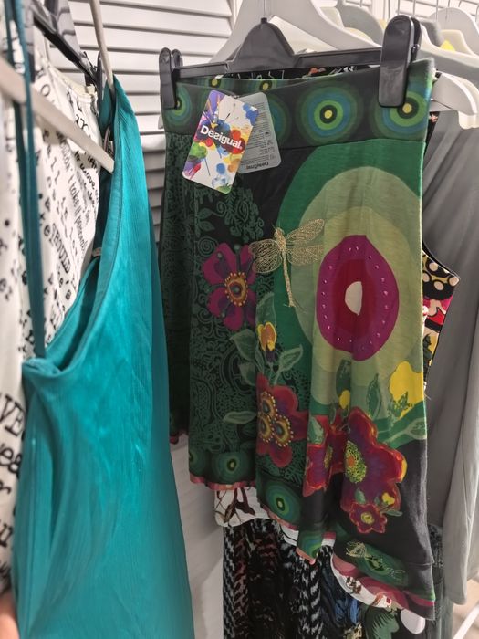 Vând hăinuțe outlet de dama