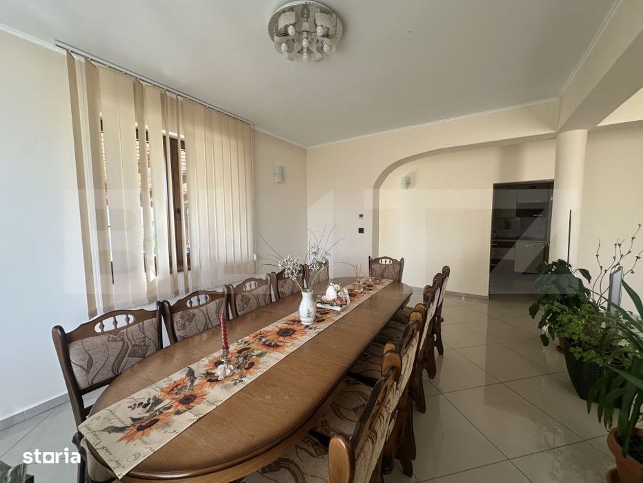 Casa spatioasa cu etaj, teren generos si livada, Zona Paulesti