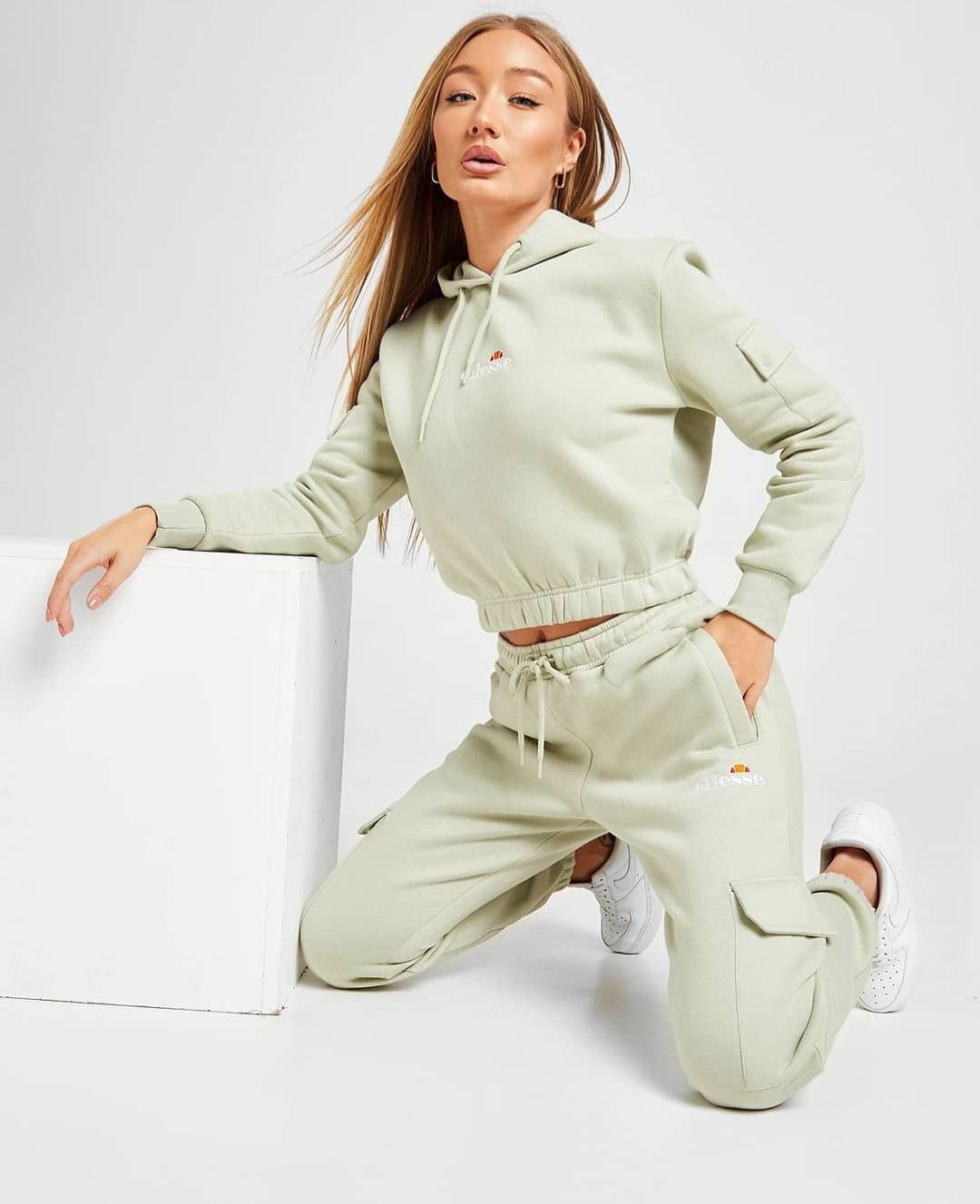 Ellesse cargo fleece online joggers womens