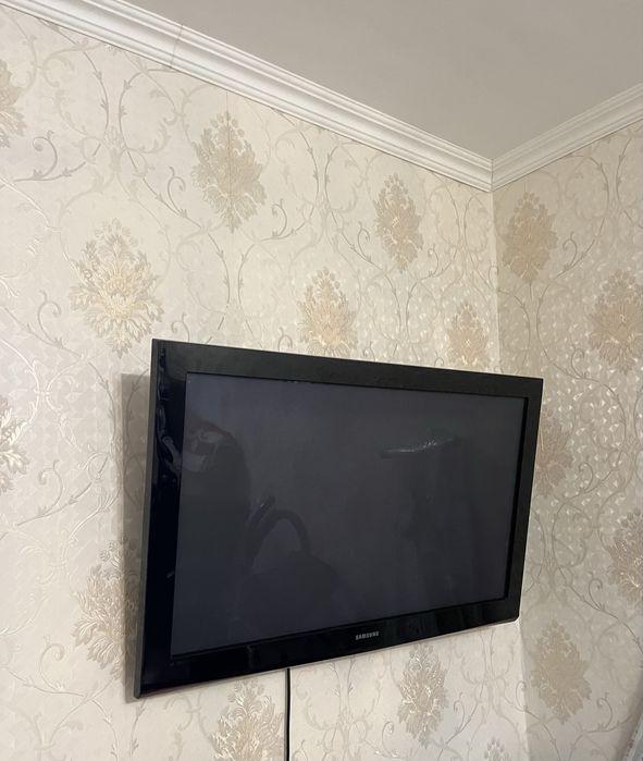 Продам б/у телевизор. Samsung.