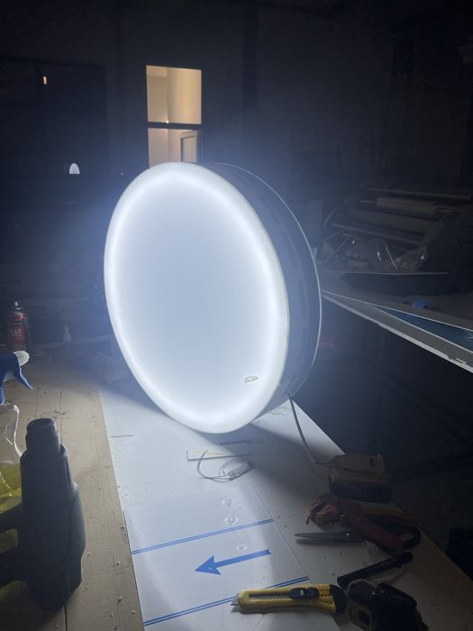 Casete luminoase din banner sau plexi