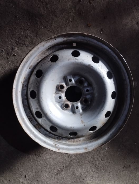 Запаска и диск на Фольксваген