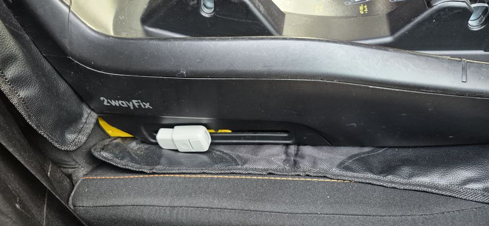 Scoica maxi cosi pebble cu baza isofix