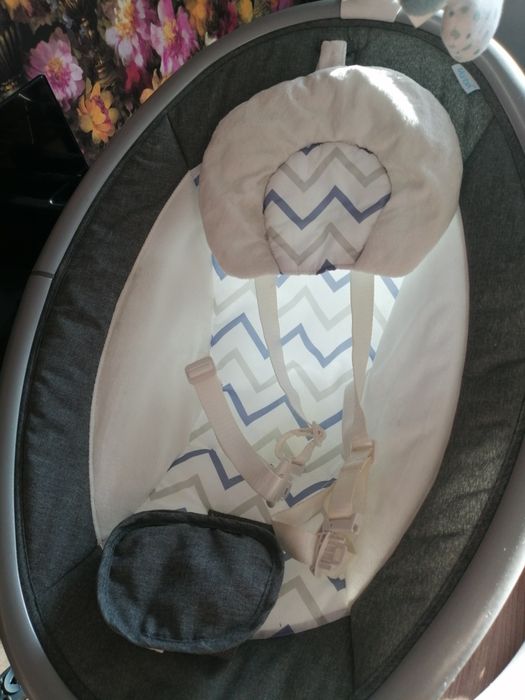 Шезлонг автоматический музыкальный