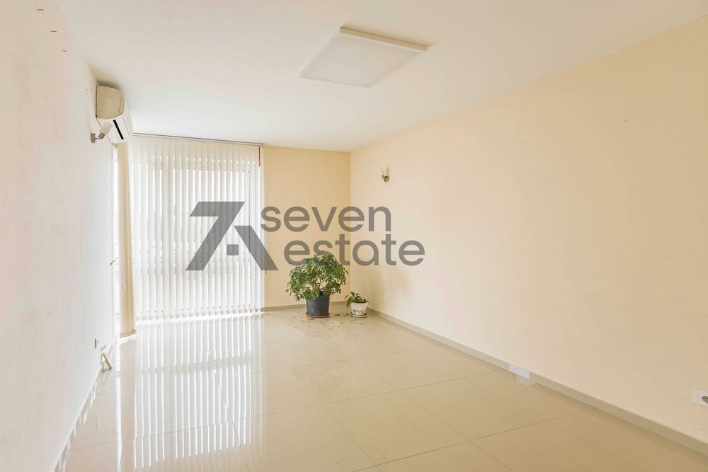 Продава се 3- стаен апартамент в ж. кв. Дървеница