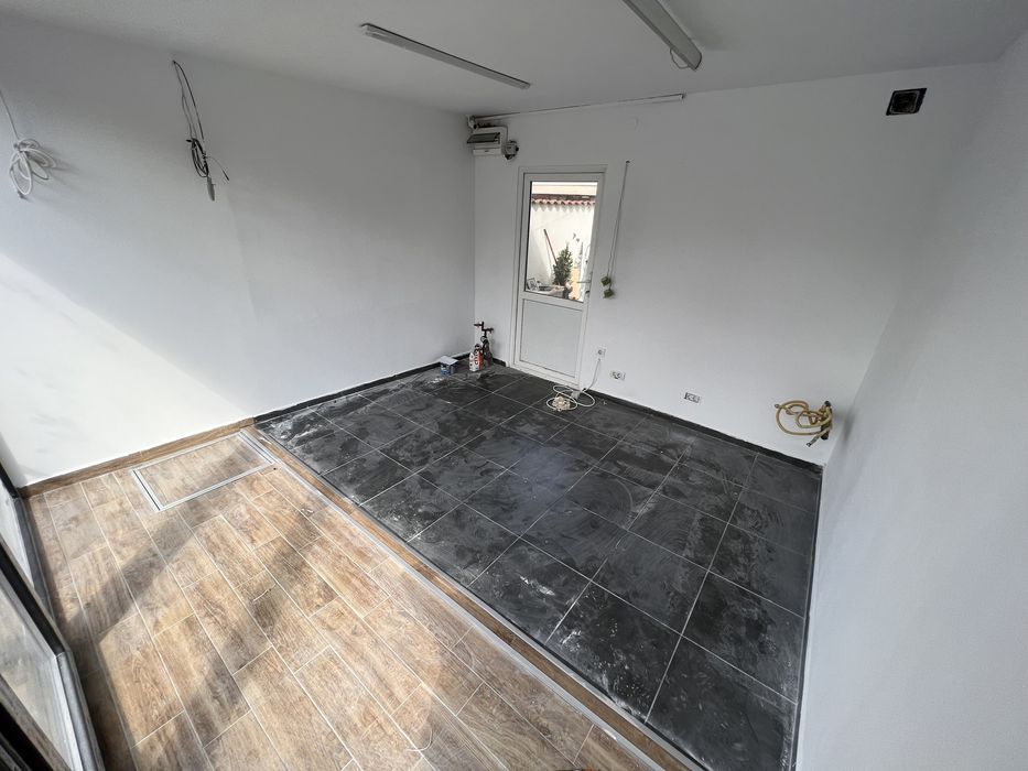 Spatiu comercial stradal Sector 5  20mp utili. 550€/luna