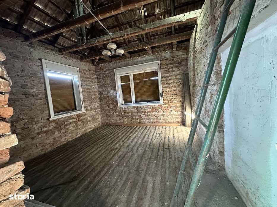 Casa 4 camere, la Roșu Interior