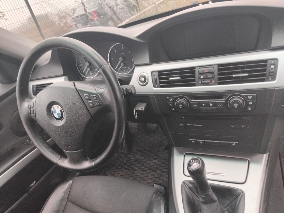 BMW 320 foarte îngrijit