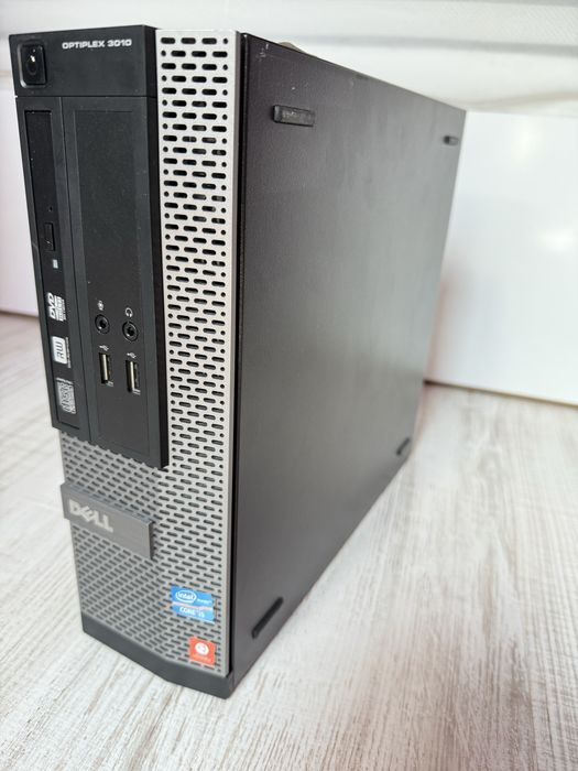 Продавам компютър DELL