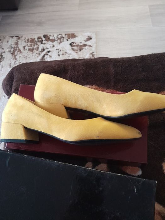 Продам туфли замшевые