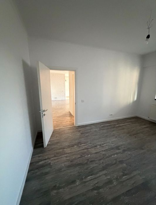 Vând apartament 3 camere în Tomis Plus