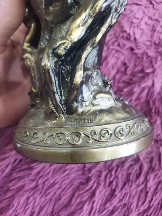 Продам статуэтку