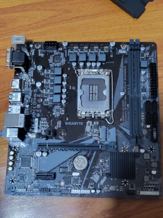 Gigabyte H610M DDR4 материнская плата