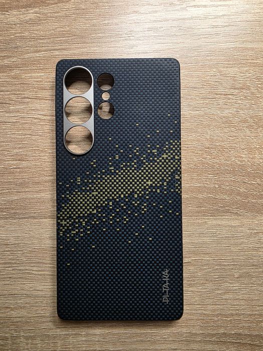Продавам калъф Pitaka за Samsung Galaxy S25 Ultra