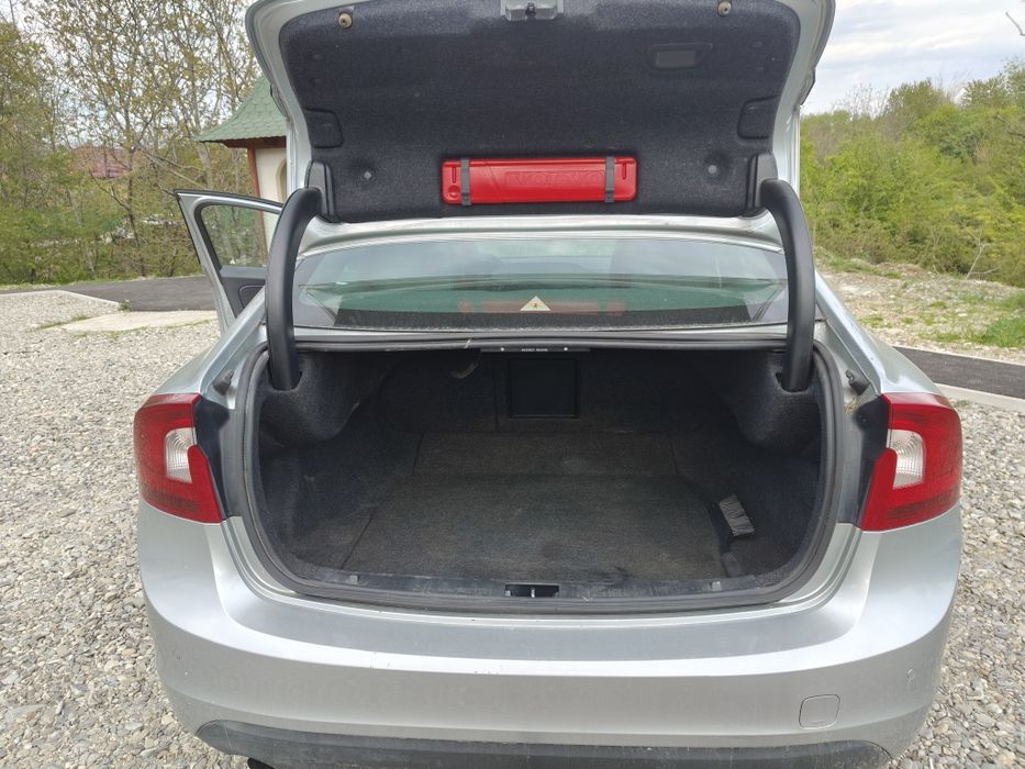 VOLVO S60 D3 automat