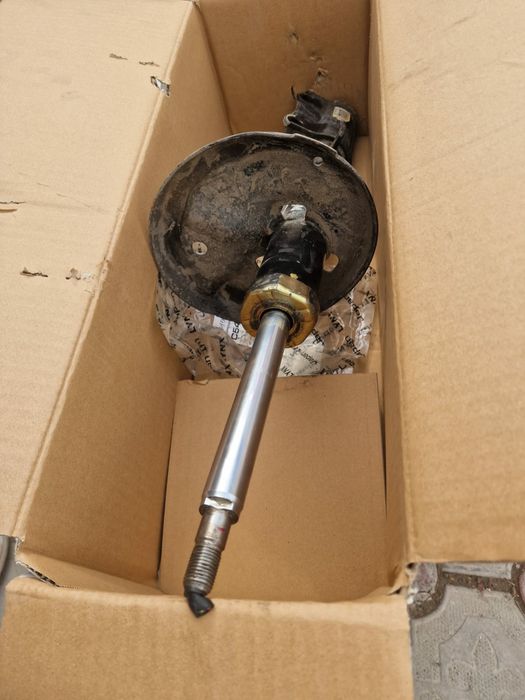 амортизатор AVS для Lexus