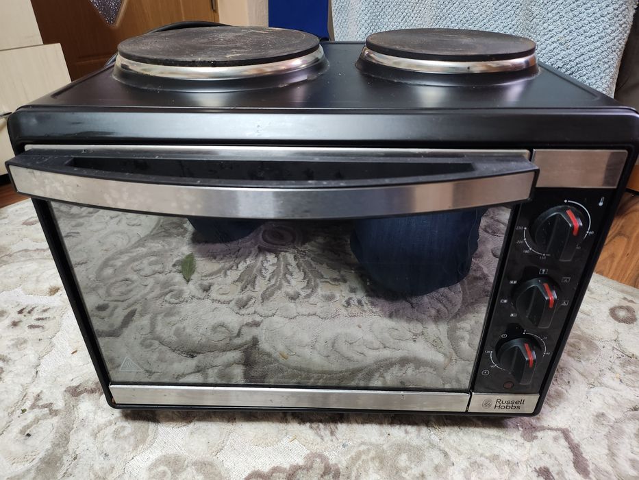 Cuptor electric cu plită dublă Russel and Hobbs
