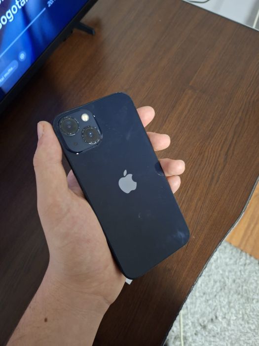 Vand Iphone 13 in stare foarte buna